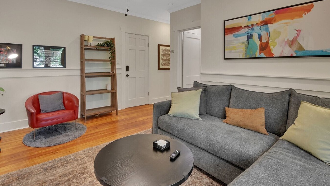 Photo of Livingroom in Rogers Deland