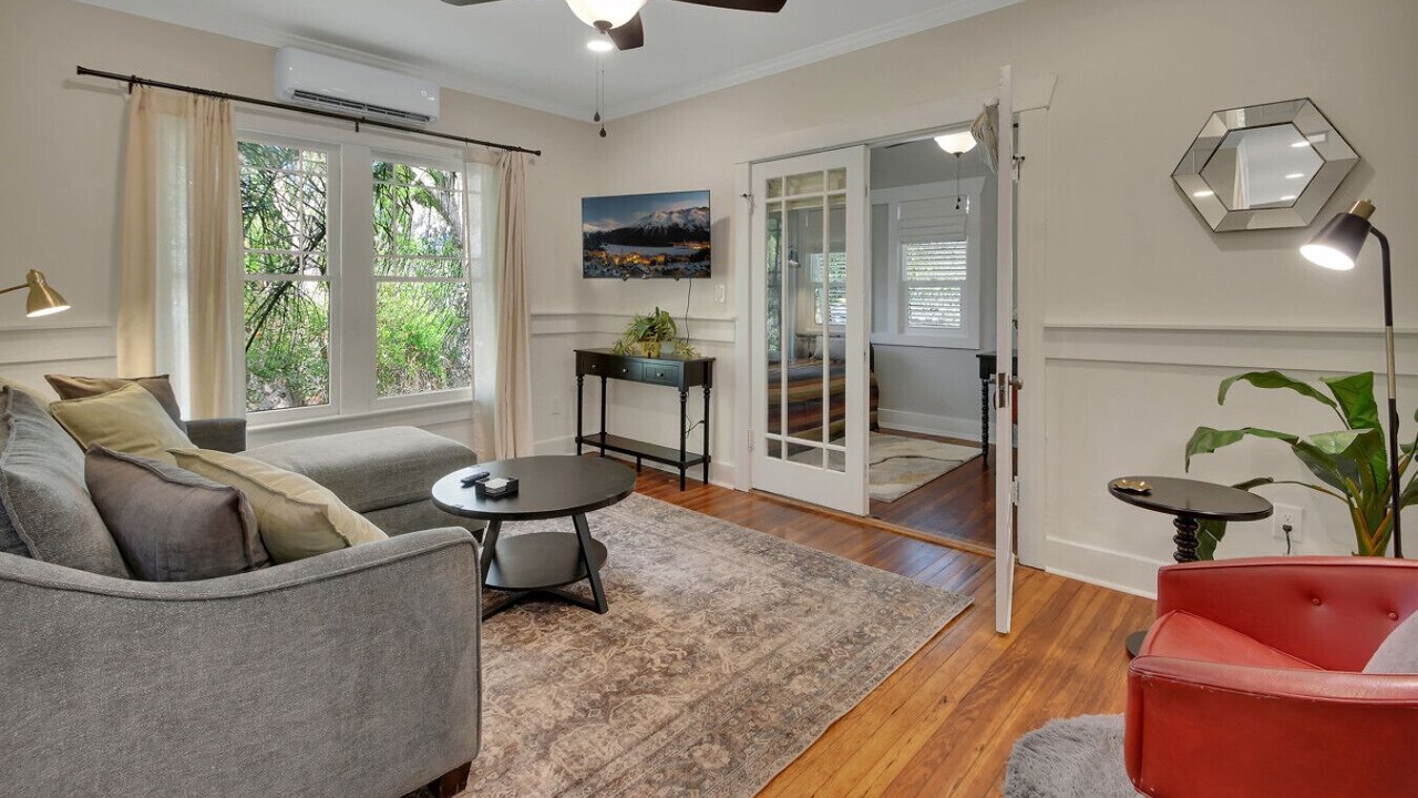 Photo of Livingroom in Rogers Deland