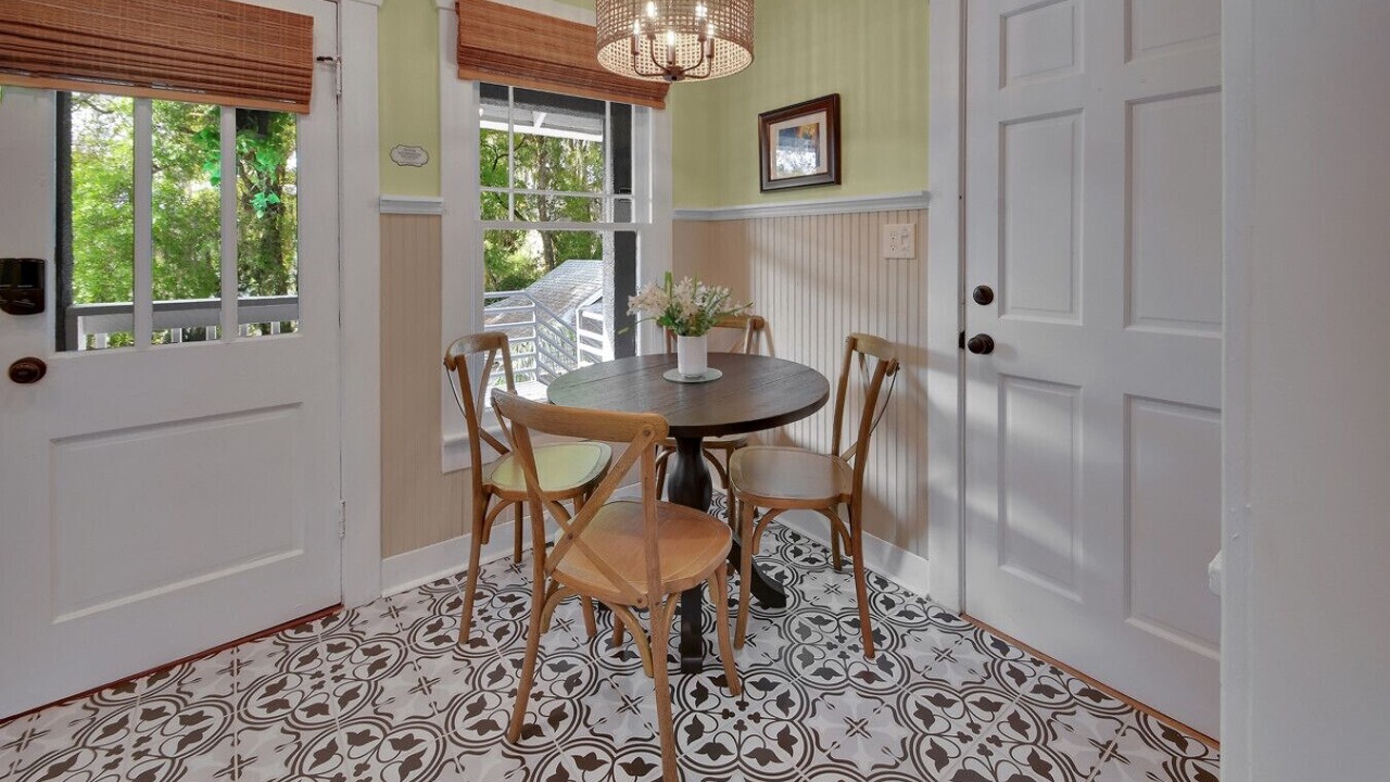 Photo of Livingroom in Rogers Deland