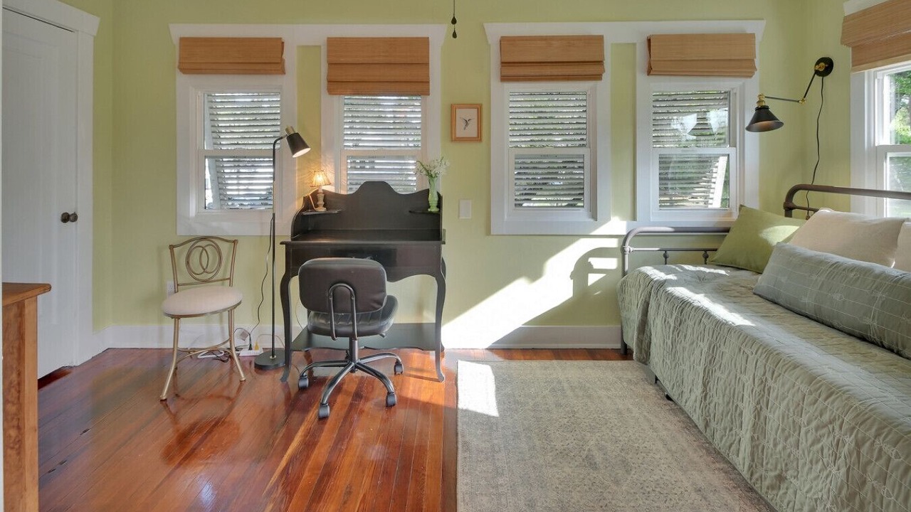 Photo of Bedroom in Rogers Deland