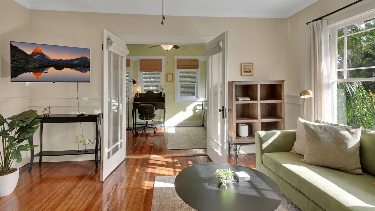 Photo of Livingroom in Rogers Deland