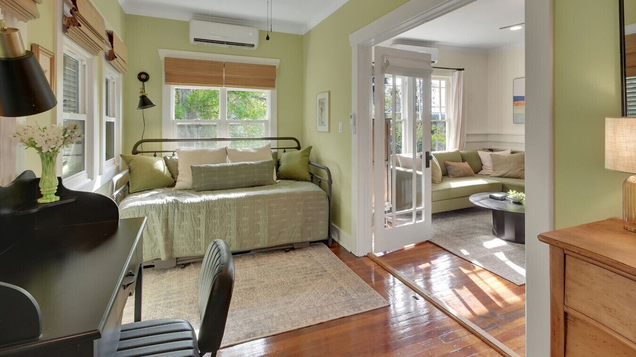 Photo of Bedroom in Rogers Deland