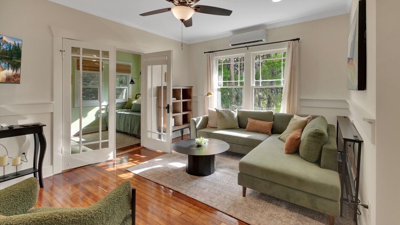 Photo of Livingroom in Rogers Deland