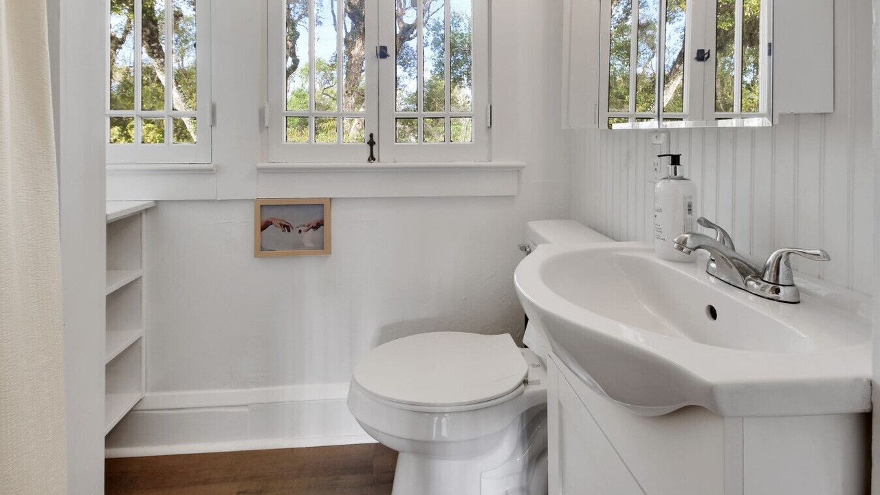 Photo of Bathroom in Rogers Deland