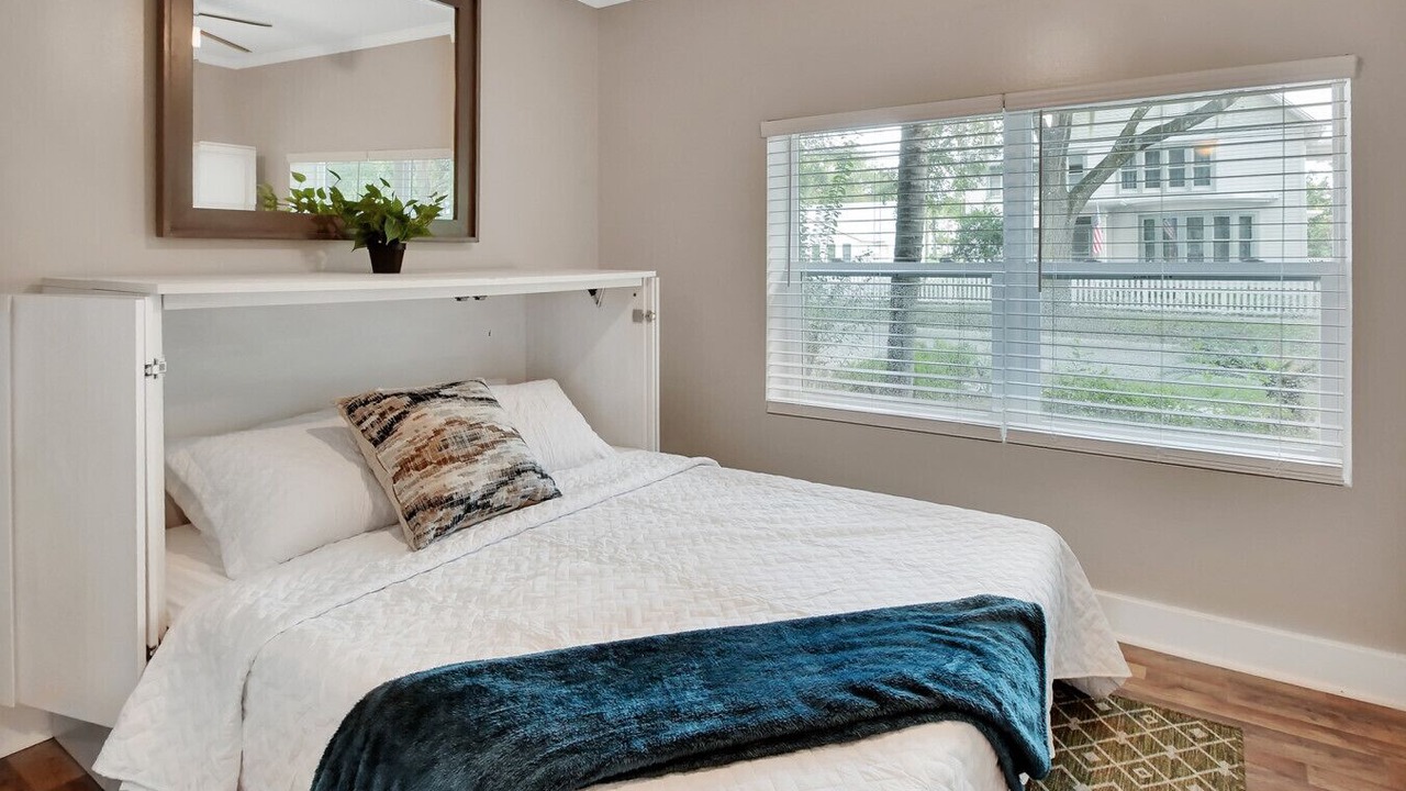Photo of Bedroom in Rogers Deland