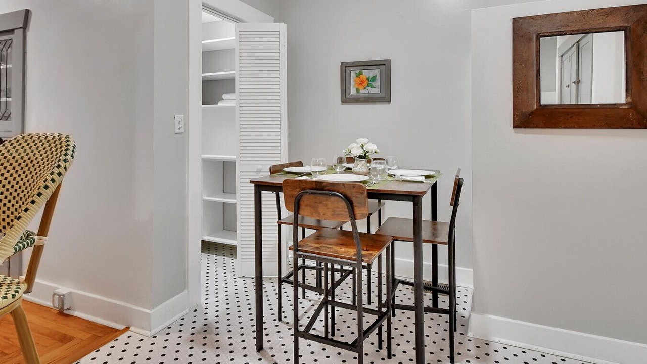 Photo of Livingroom in Rogers Deland