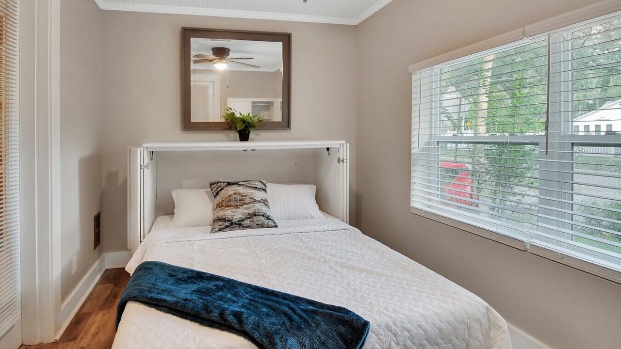 Photo of Bedroom in Rogers Deland