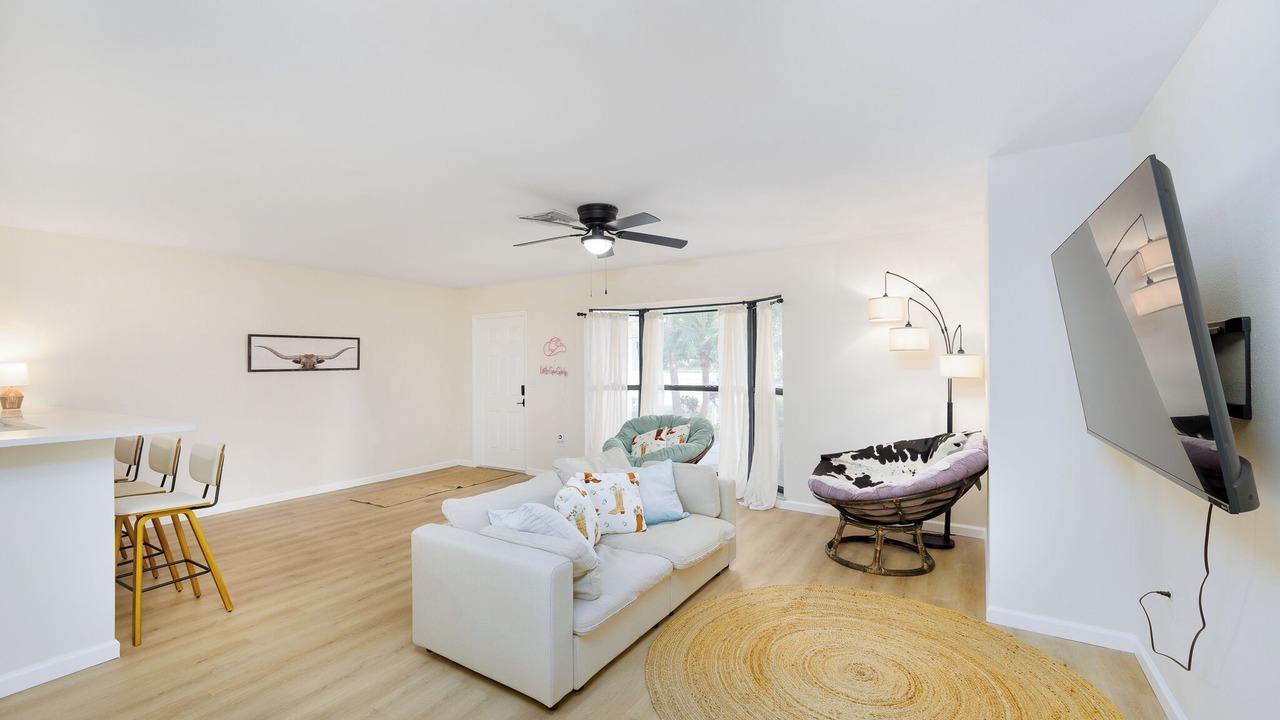 Photo of Livingroom in Disston Heights