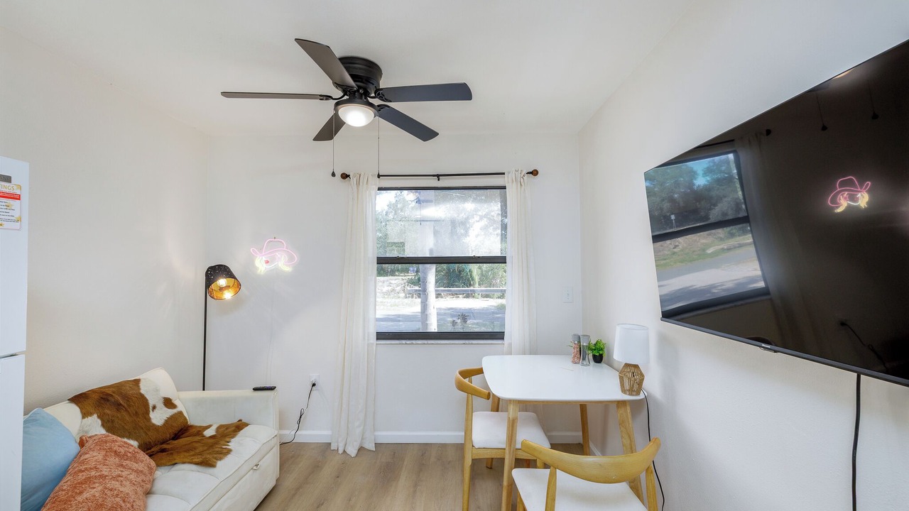 Photo of Livingroom in Disston Heights