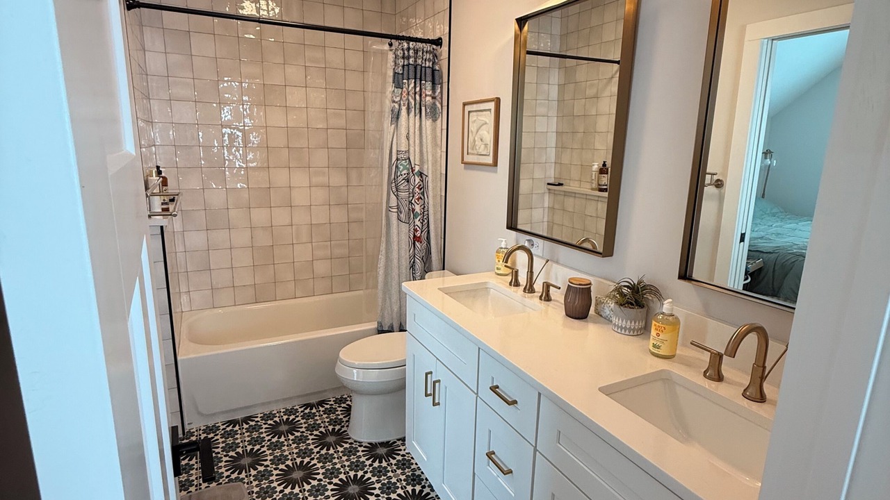 Photo of Bathroom in Duckpond