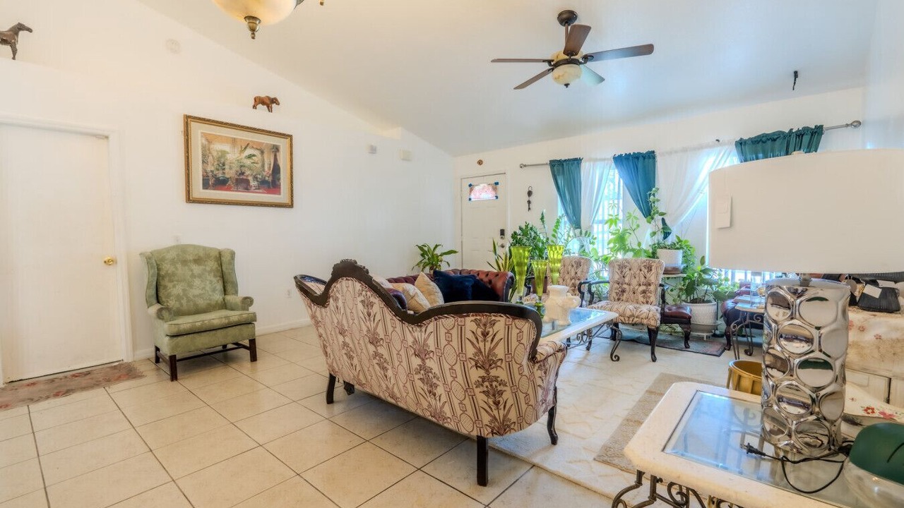Photo of Livingroom in Plymouth