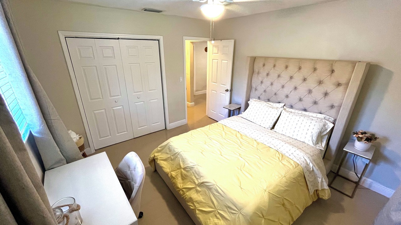 Photo of Bedroom in Sunrise