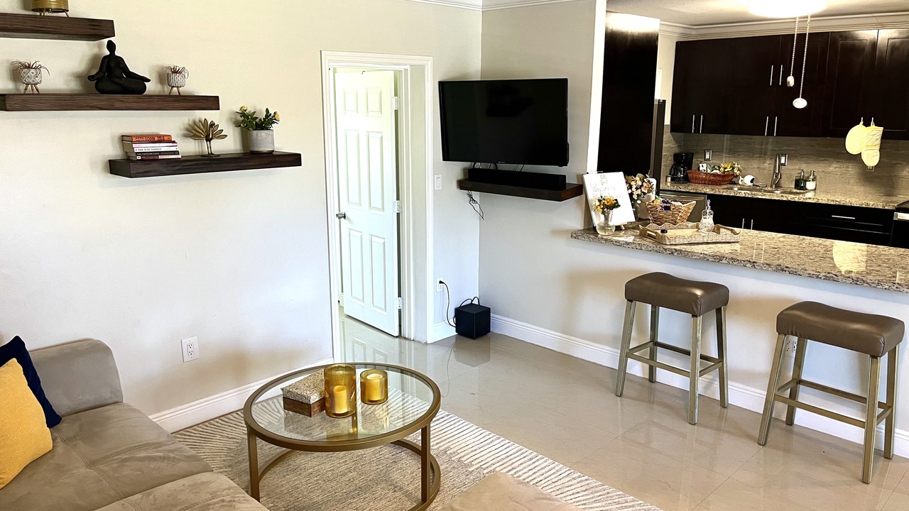 Photo of Livingroom in Sunrise