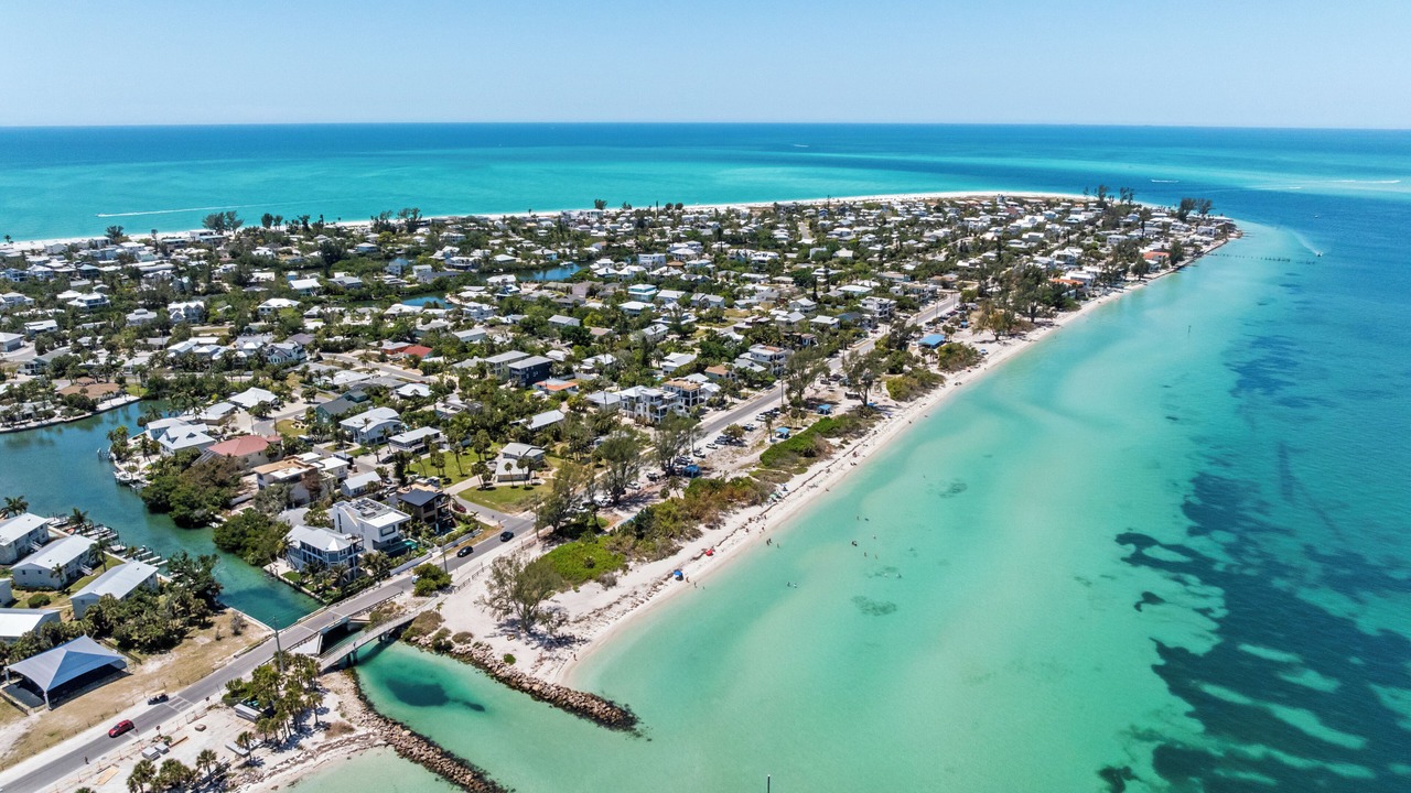 Photo of Others in Anna Maria