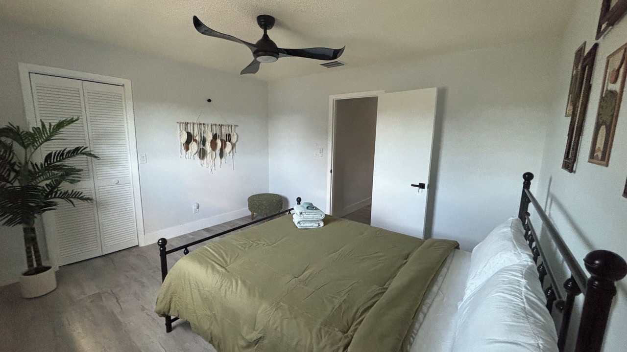 Photo of Bedroom in Englewood East