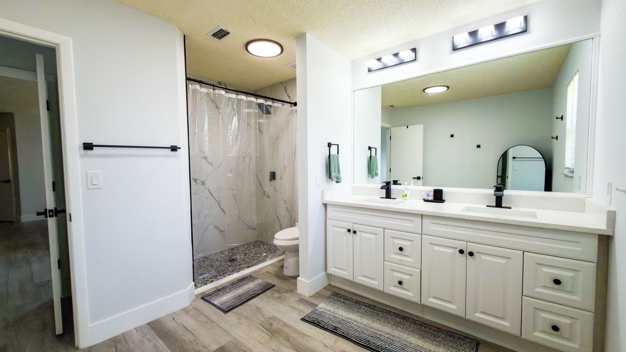 Photo of Bathroom in Englewood East