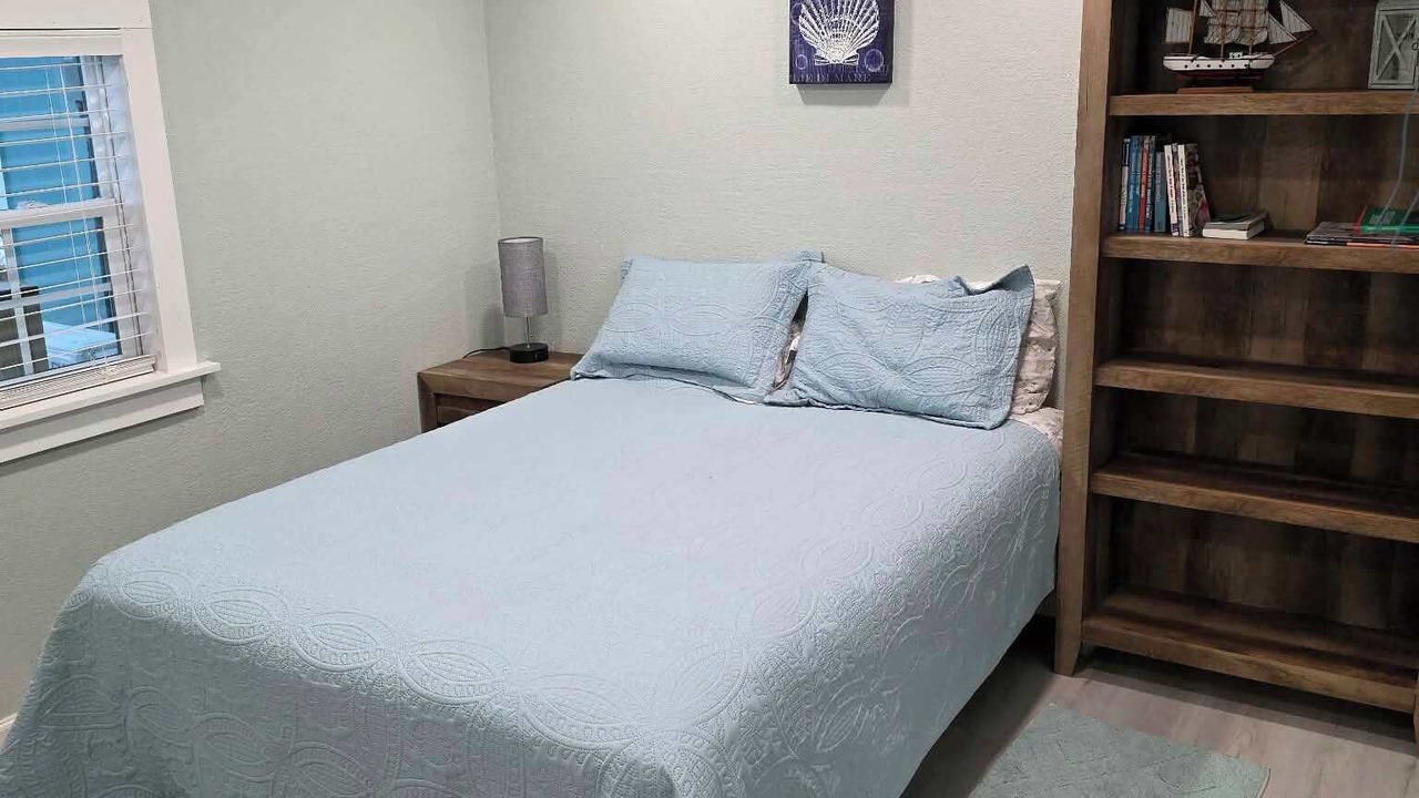 Photo of Bedroom in Salem