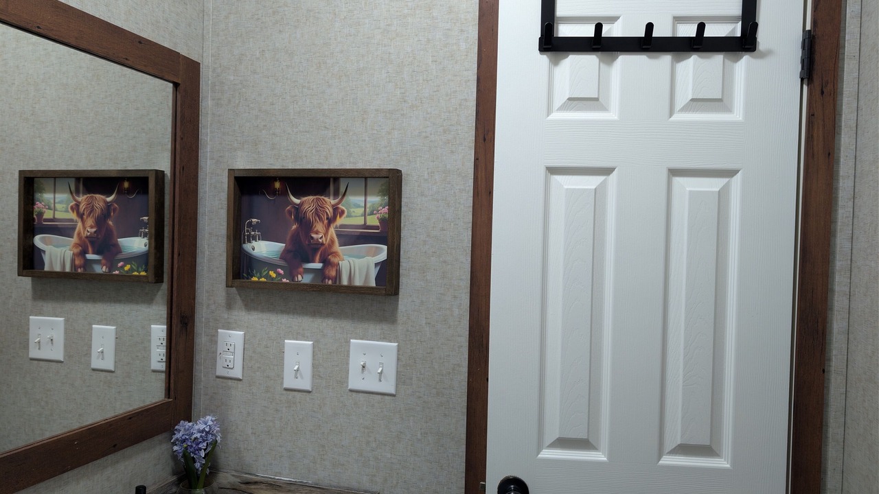 Photo of Bathroom in Putnam Hall