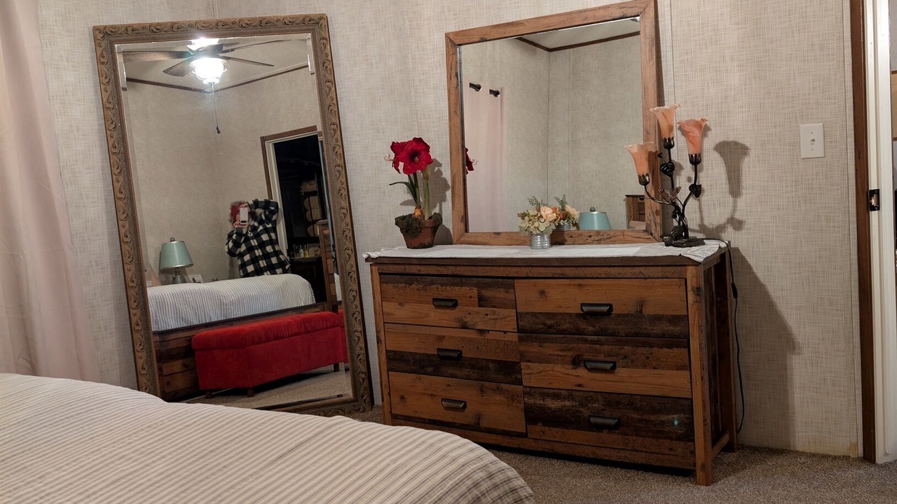 Photo of Bedroom in Putnam Hall