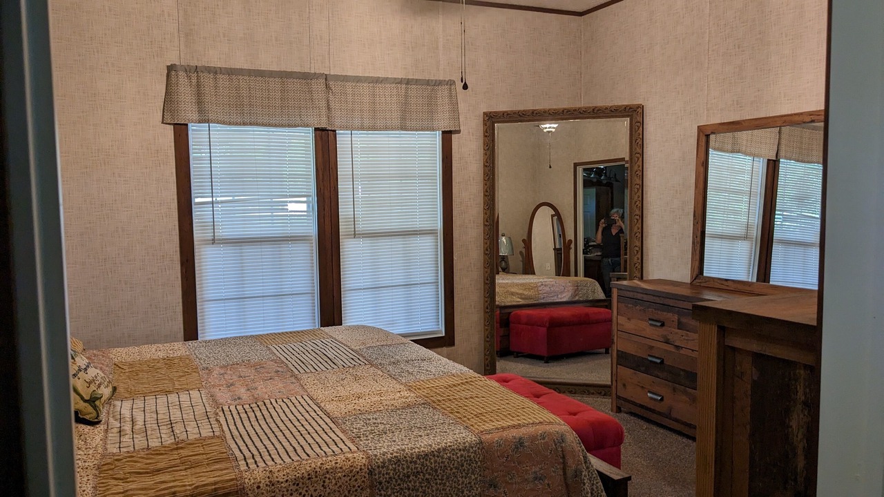 Photo of Bedroom in Putnam Hall