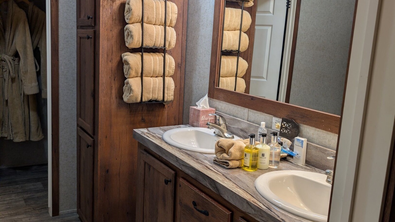 Photo of Bathroom in Putnam Hall