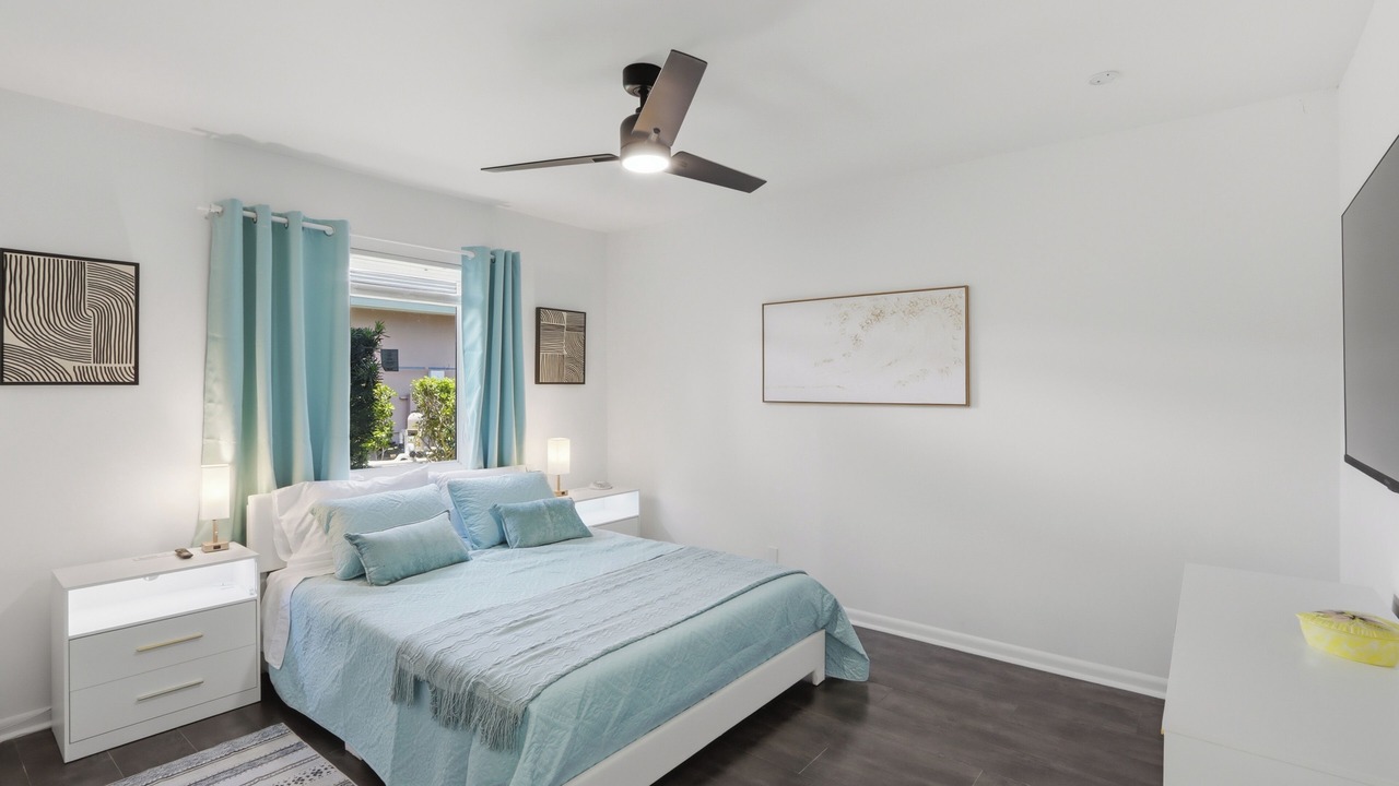 Photo of Bedroom in Greenview Shores