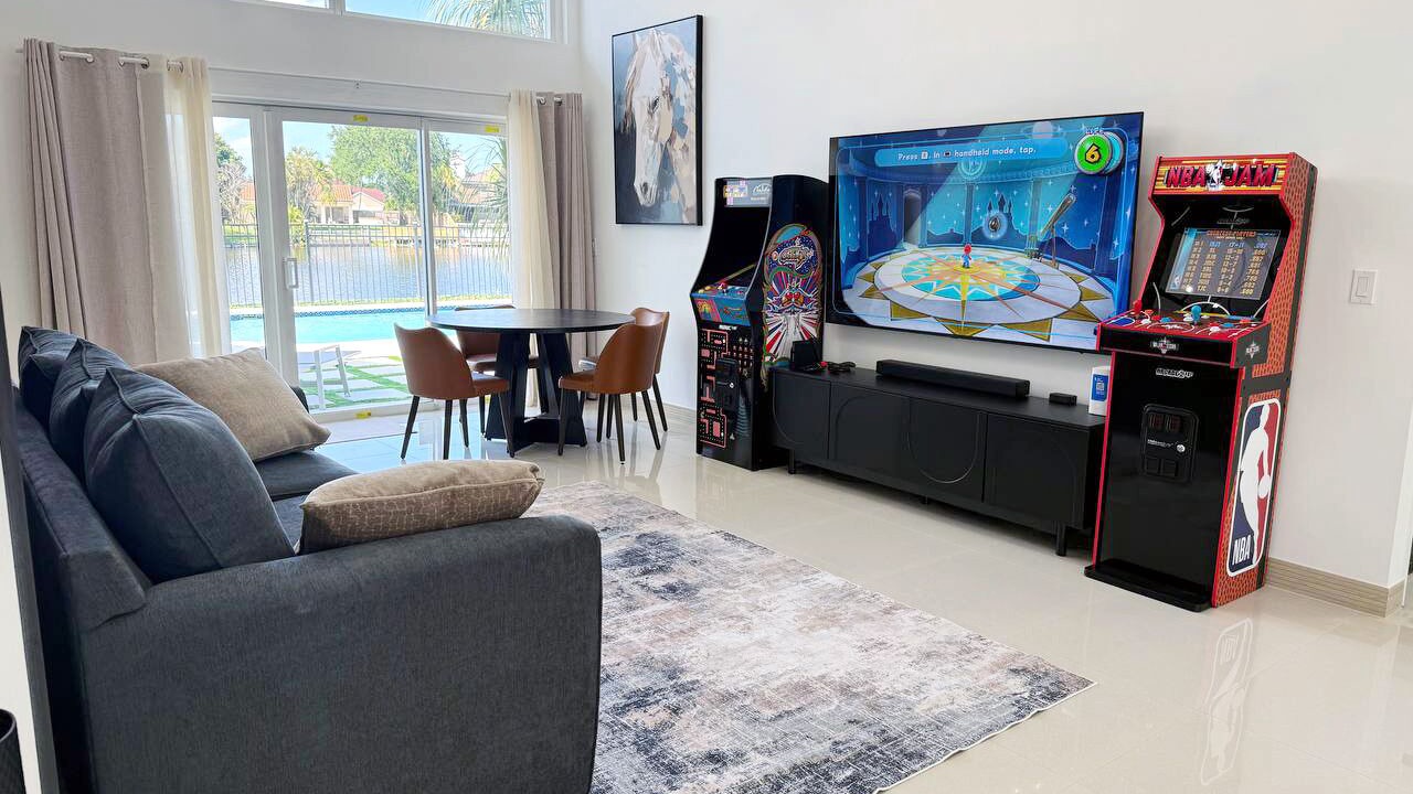 Photo of Livingroom in Greenview Shores