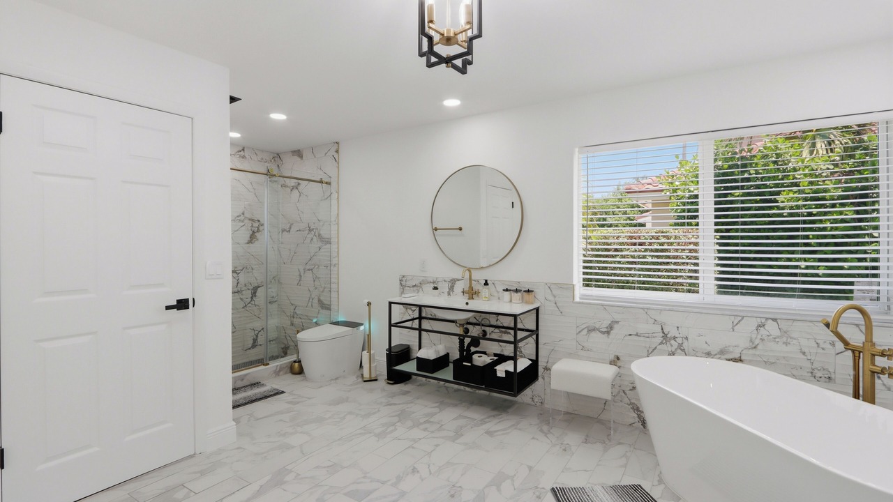 Photo of Bathroom in Greenview Shores