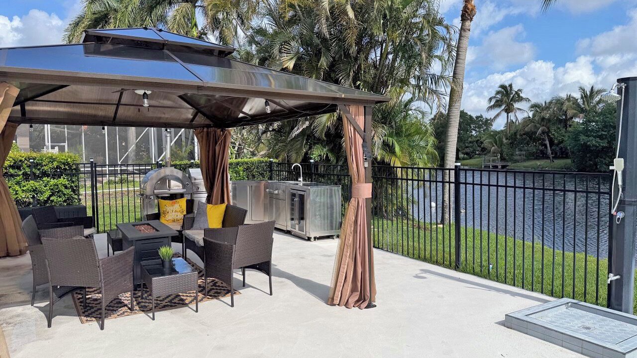 Photo of Outdoor in Greenview Shores