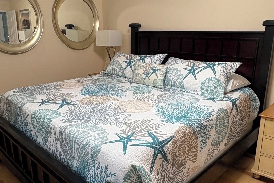 Photo of Bedroom in Weeki Wachee Gardens