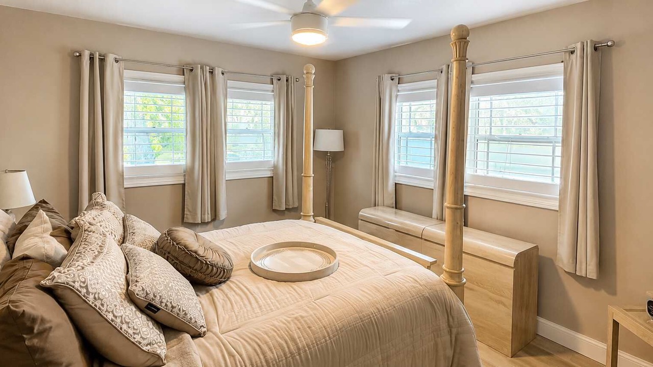 Photo of Bedroom in Greater Pinellas Point