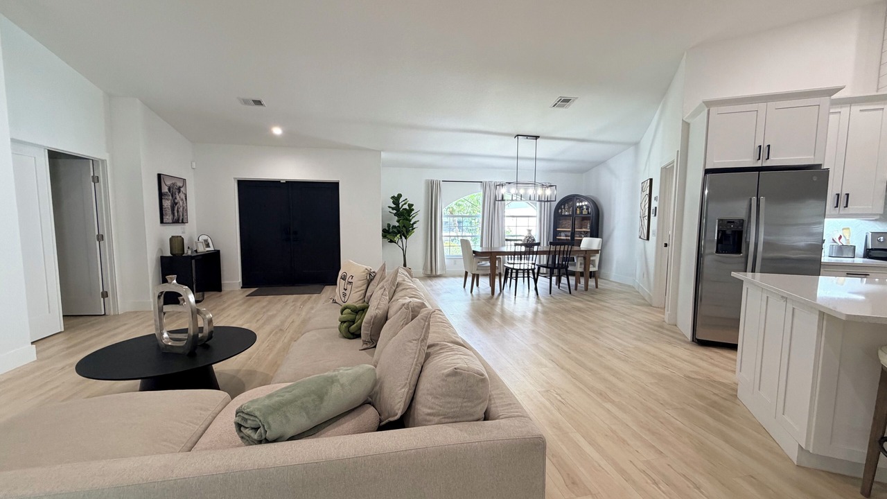 Photo of Livingroom in Oakes Estates