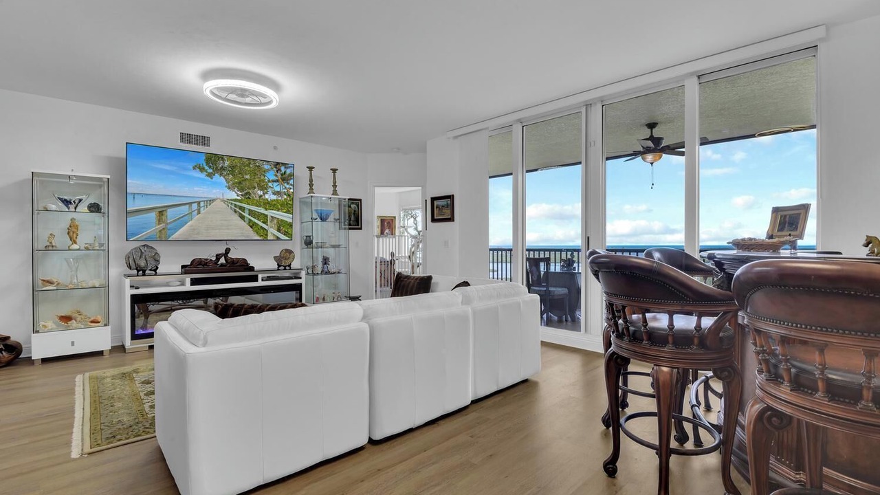 Photo of Livingroom in Hammock Bay