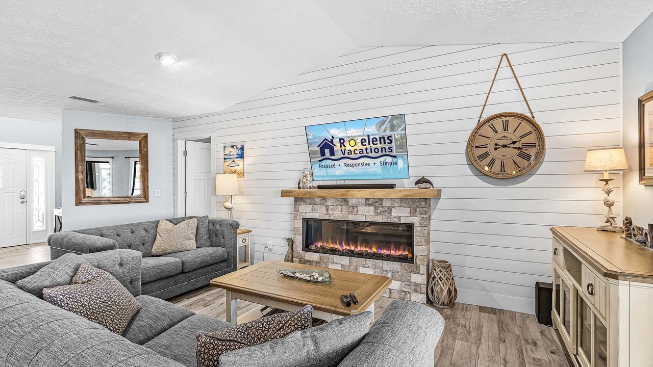 Photo of Livingroom in Apollo Beach