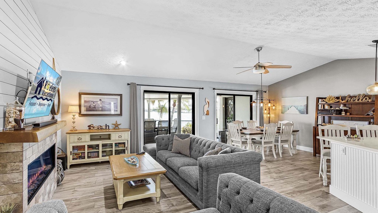 Photo of Livingroom in Apollo Beach