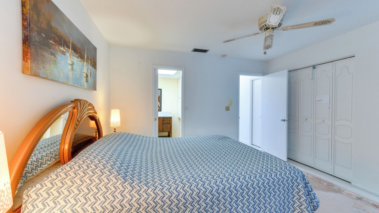 Photo of Bedroom in Venice Gardens