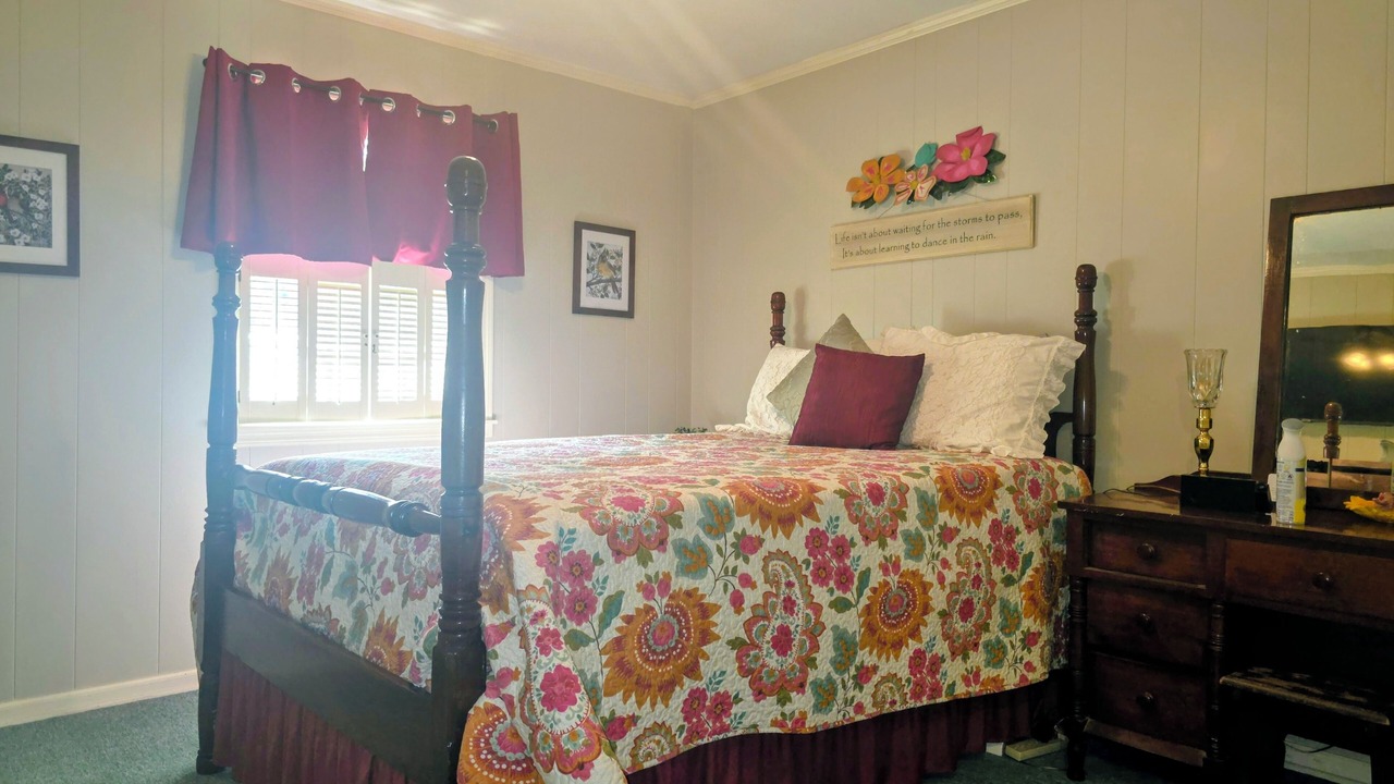 Photo of Bedroom in Abbeville