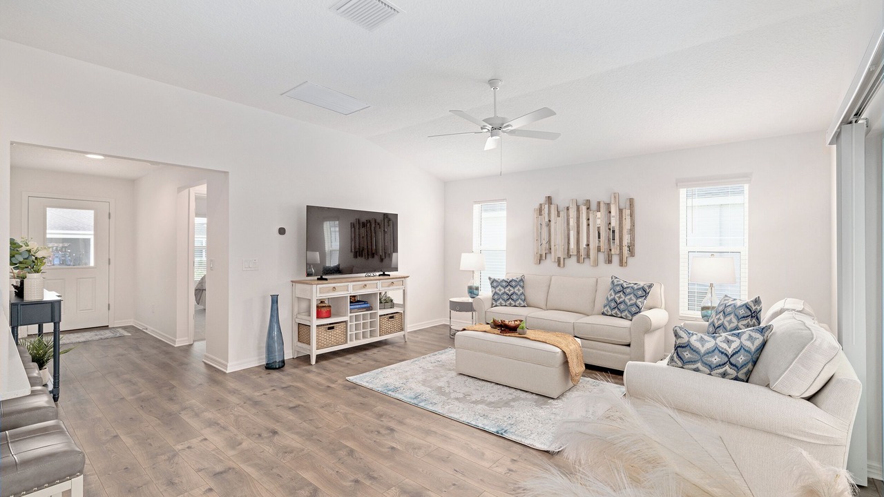 Photo of Livingroom in Candler