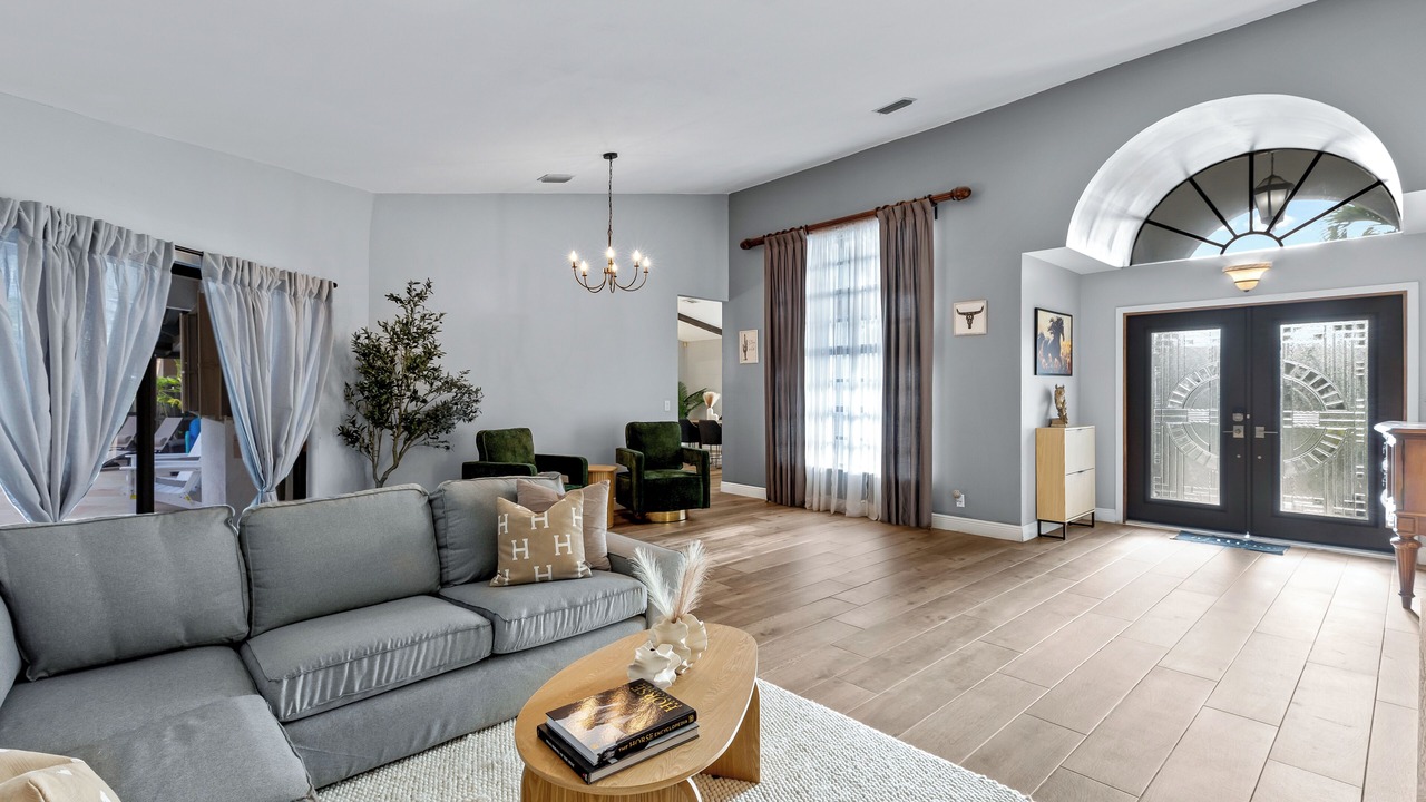 Photo of Bedroom in Greenview Shores