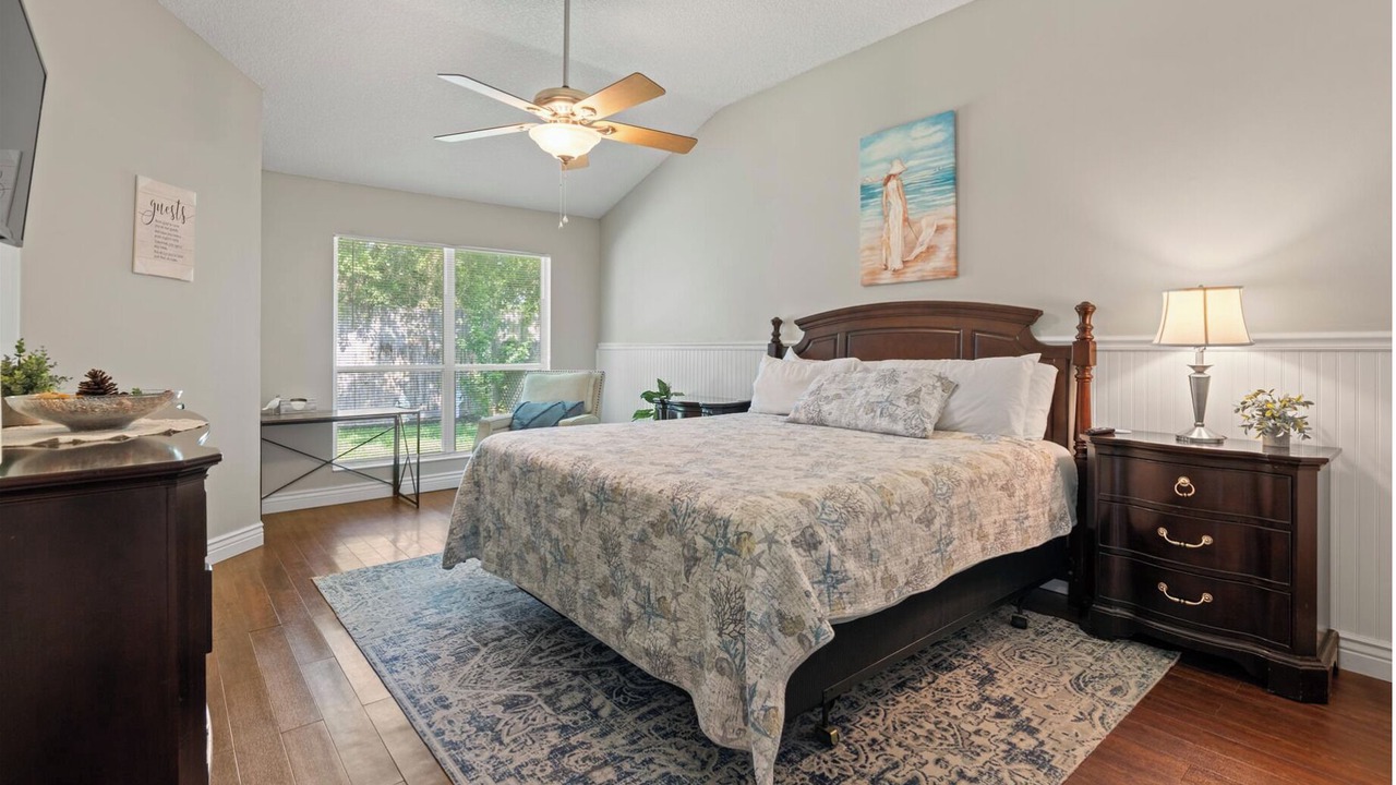 Photo of Bedroom in Golden Glades - The Woods