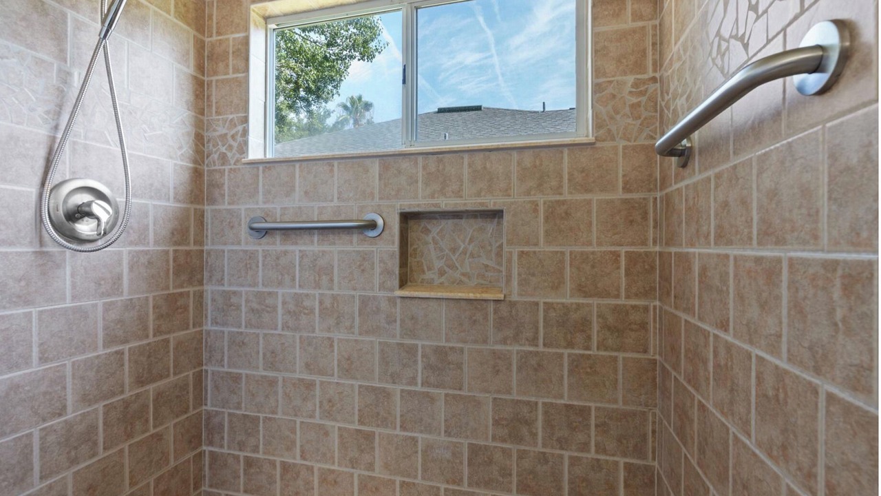 Photo of Bathroom in Golden Glades - The Woods
