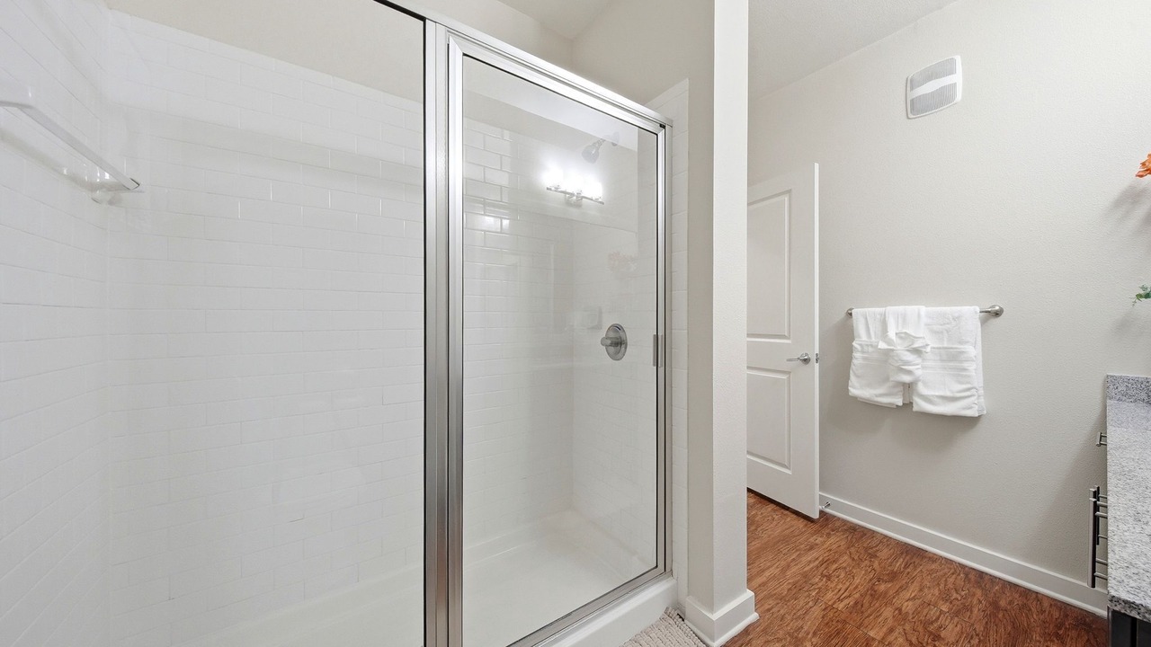 Photo of Bathroom in Courier City - Oscawana