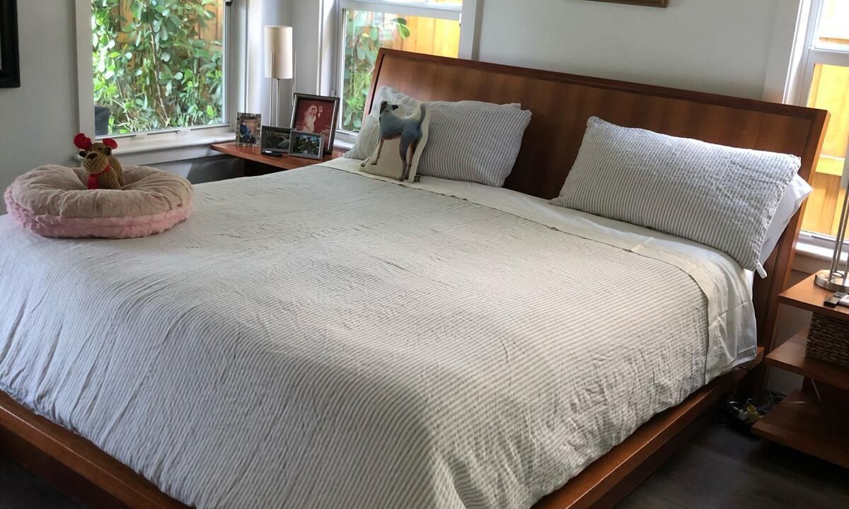 Photo of Bedroom in Old Northwood Historic District