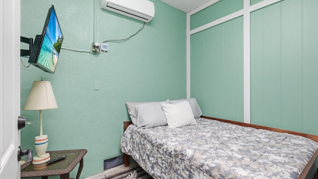 Photo of Bedroom in Weeki Wachee Gardens