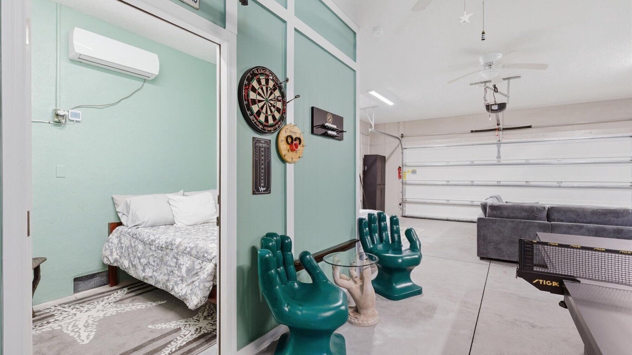 Photo of Bedroom in Weeki Wachee Gardens