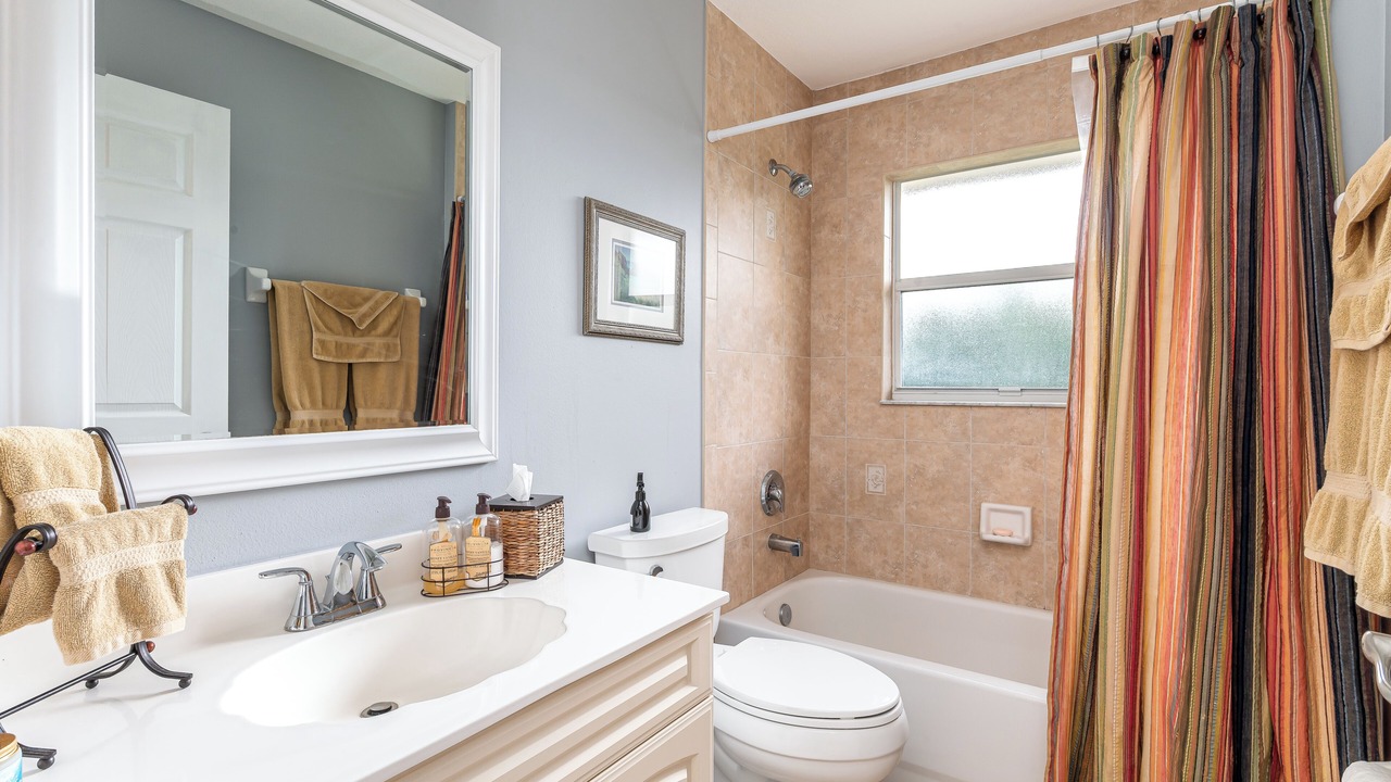 Photo of Bathroom in Tropic Palms