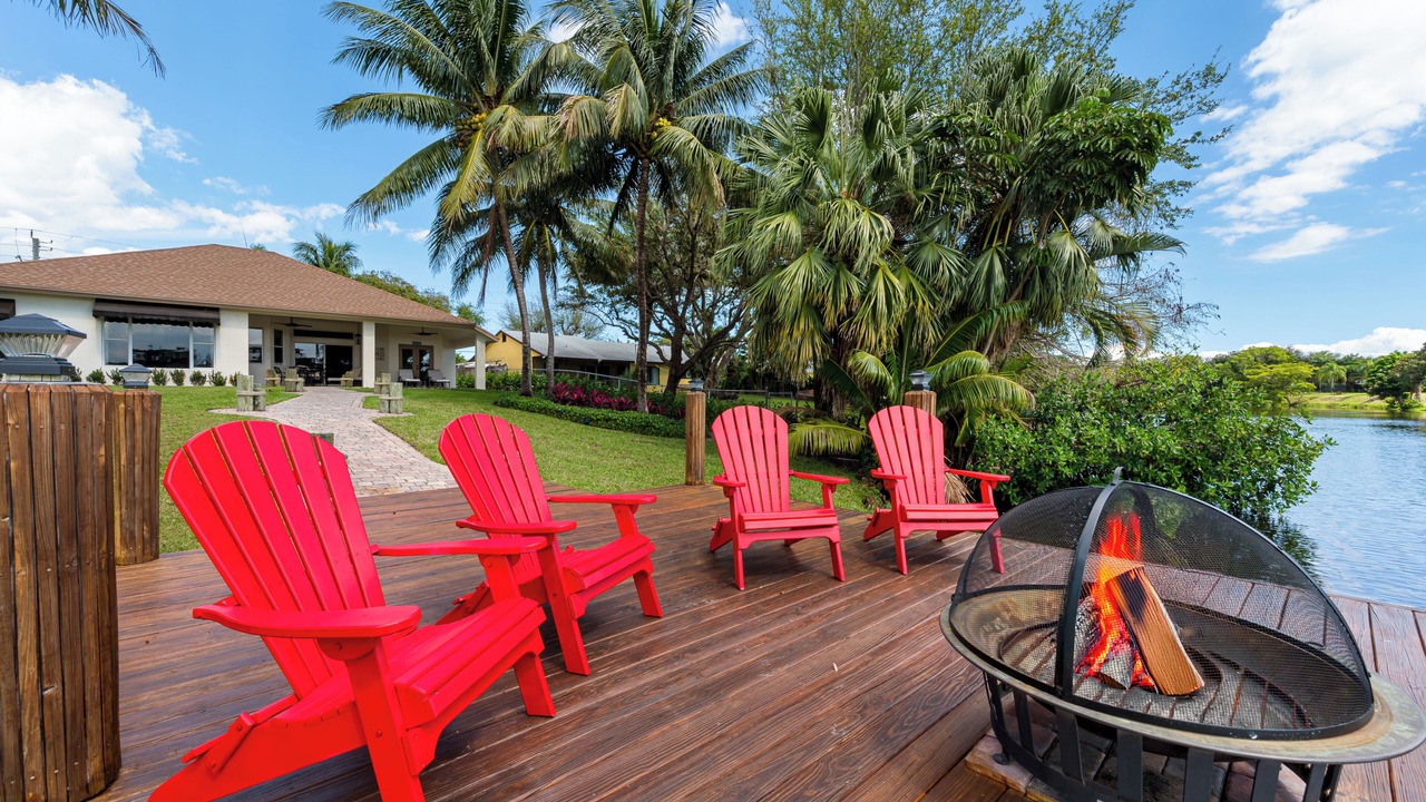 Photo of Patio Balcony in Tropic Palms
