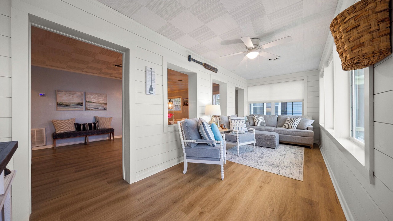 Photo of Livingroom in Candler