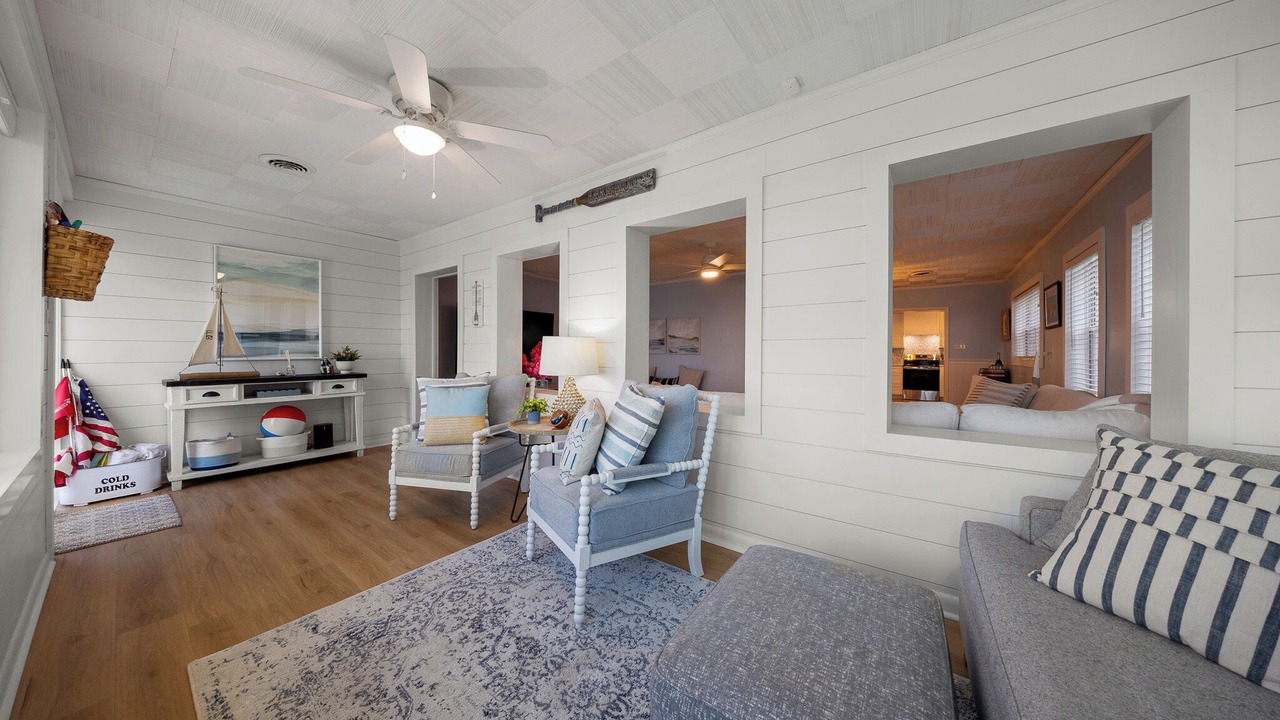 Photo of Livingroom in Candler