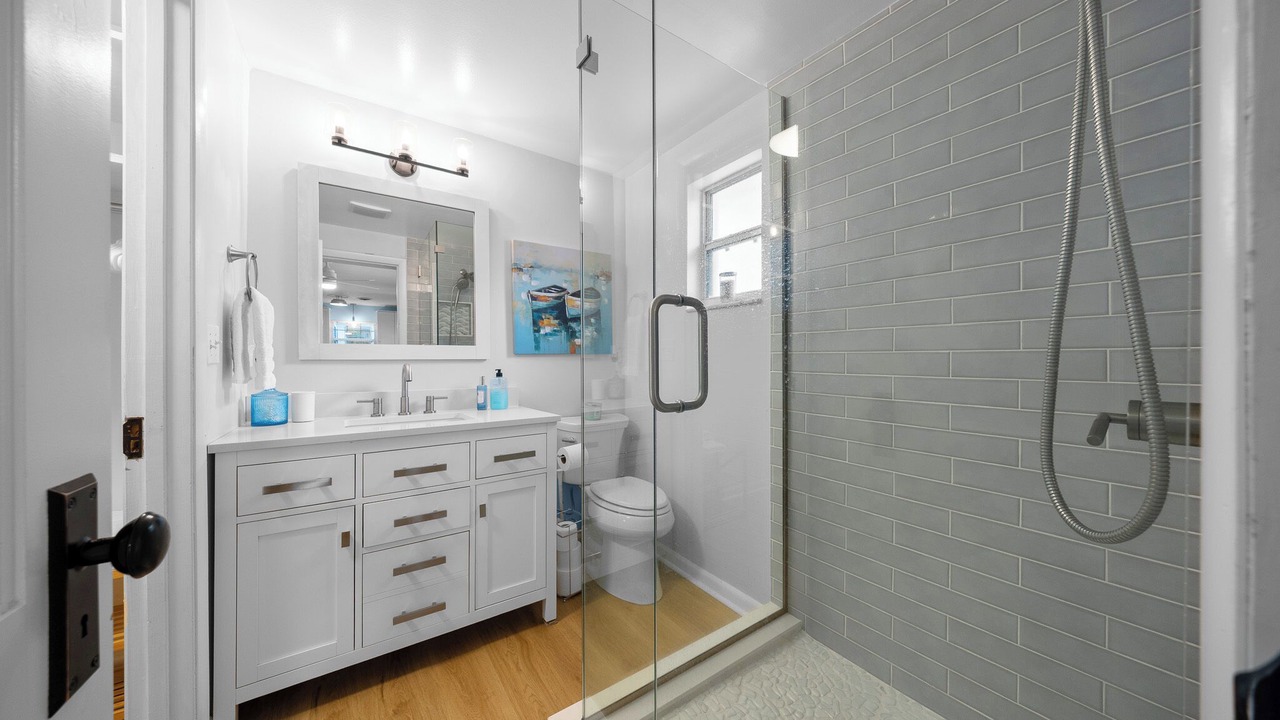 Photo of Bathroom in Candler